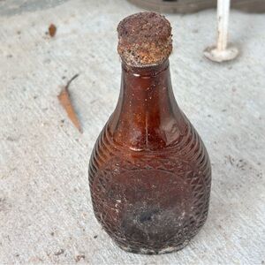 Log Cabin Syrup Bottle